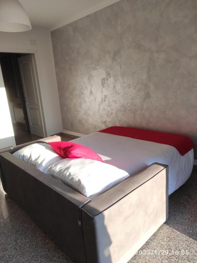 Red Tower Venice Apartment - 2 Mins From Vce Airport- Free Wifi Tessera Dış mekan fotoğraf