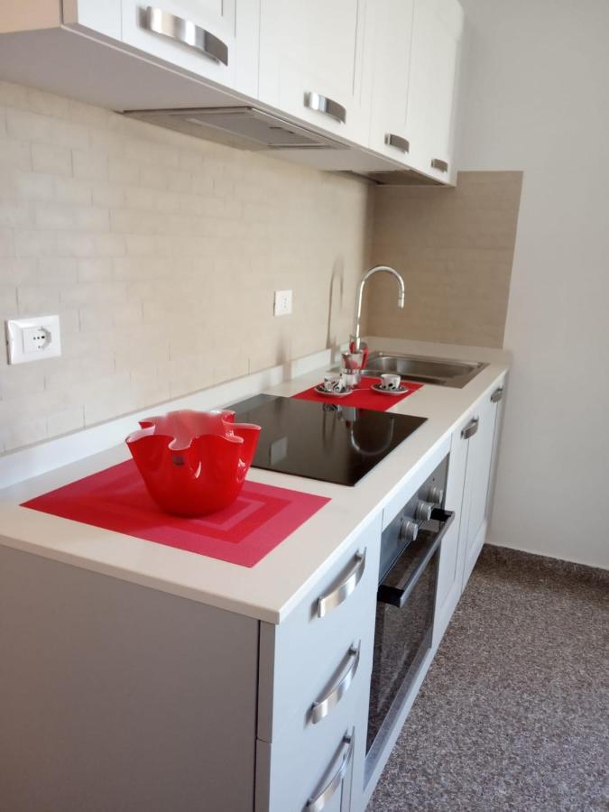 Red Tower Venice Apartment - 2 Mins From Vce Airport- Free Wifi Tessera Dış mekan fotoğraf